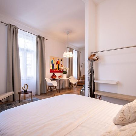 Modern Downtown Apt - Renovated, On Ideal Location Prag Exterior foto