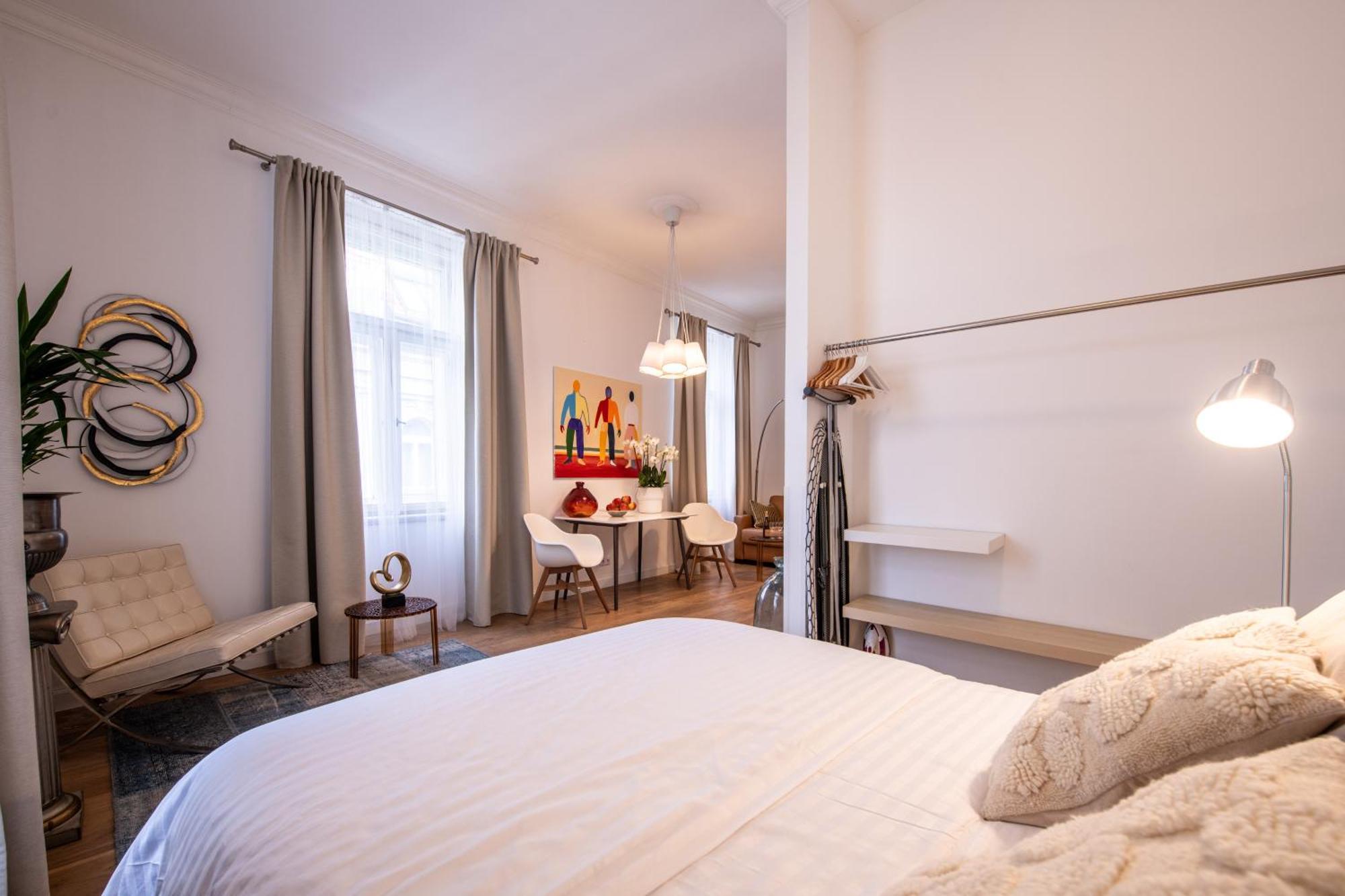 Modern Downtown Apt - Renovated, On Ideal Location Prag Exterior foto