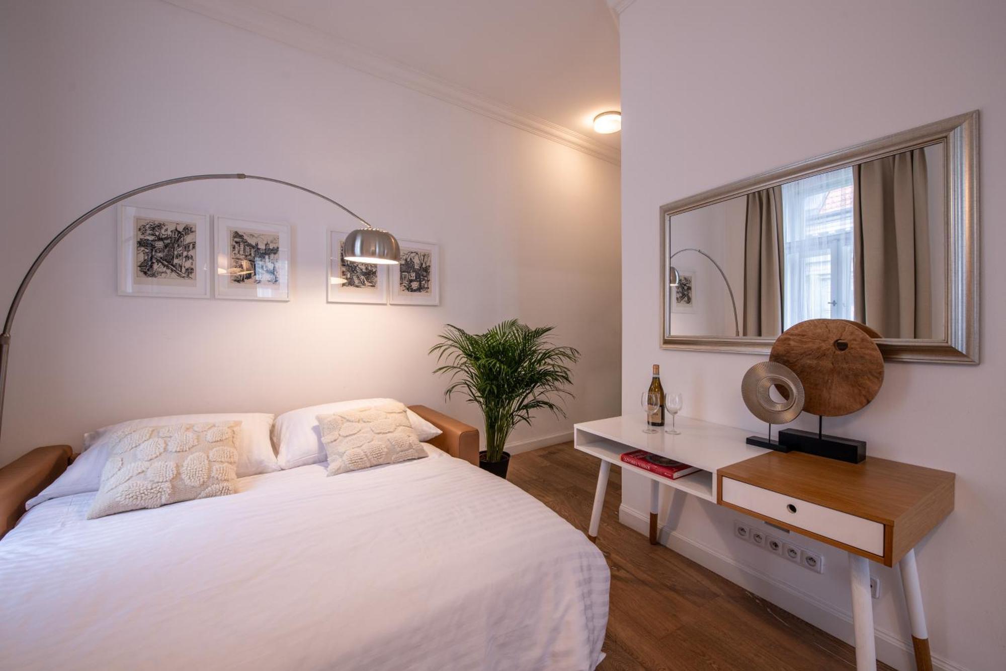 Modern Downtown Apt - Renovated, On Ideal Location Prag Exterior foto