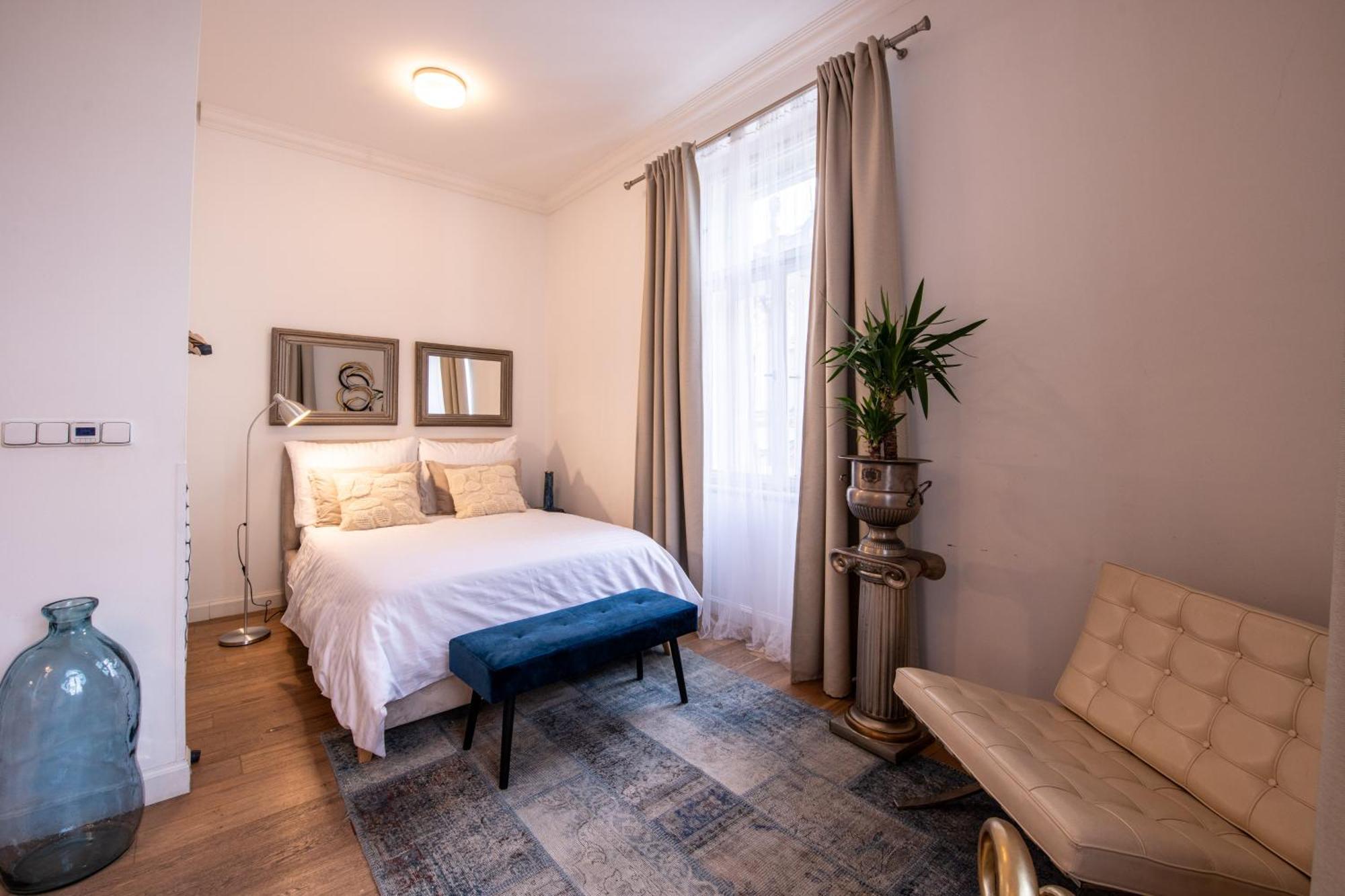 Modern Downtown Apt - Renovated, On Ideal Location Prag Exterior foto