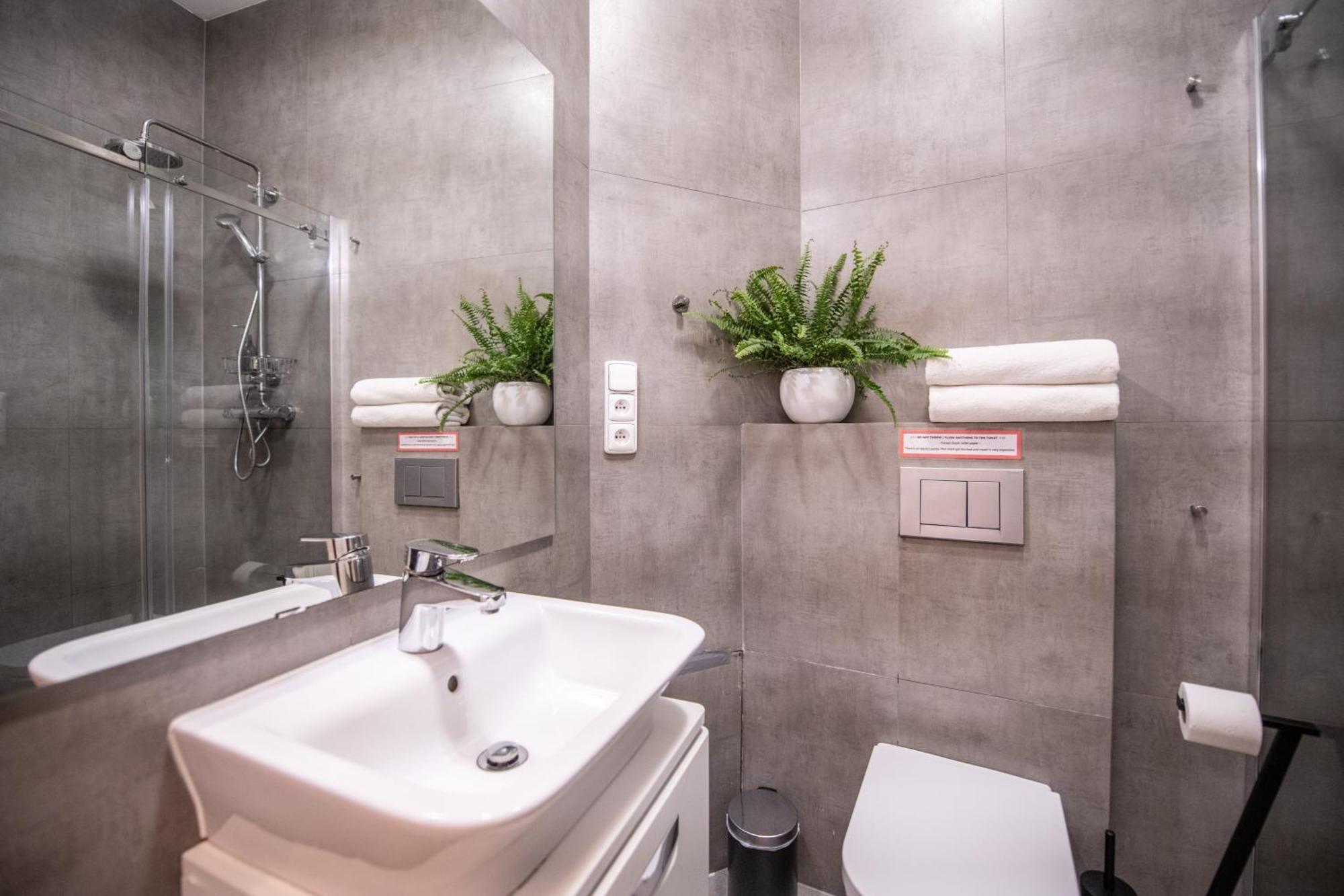 Modern Downtown Apt - Renovated, On Ideal Location Prag Exterior foto