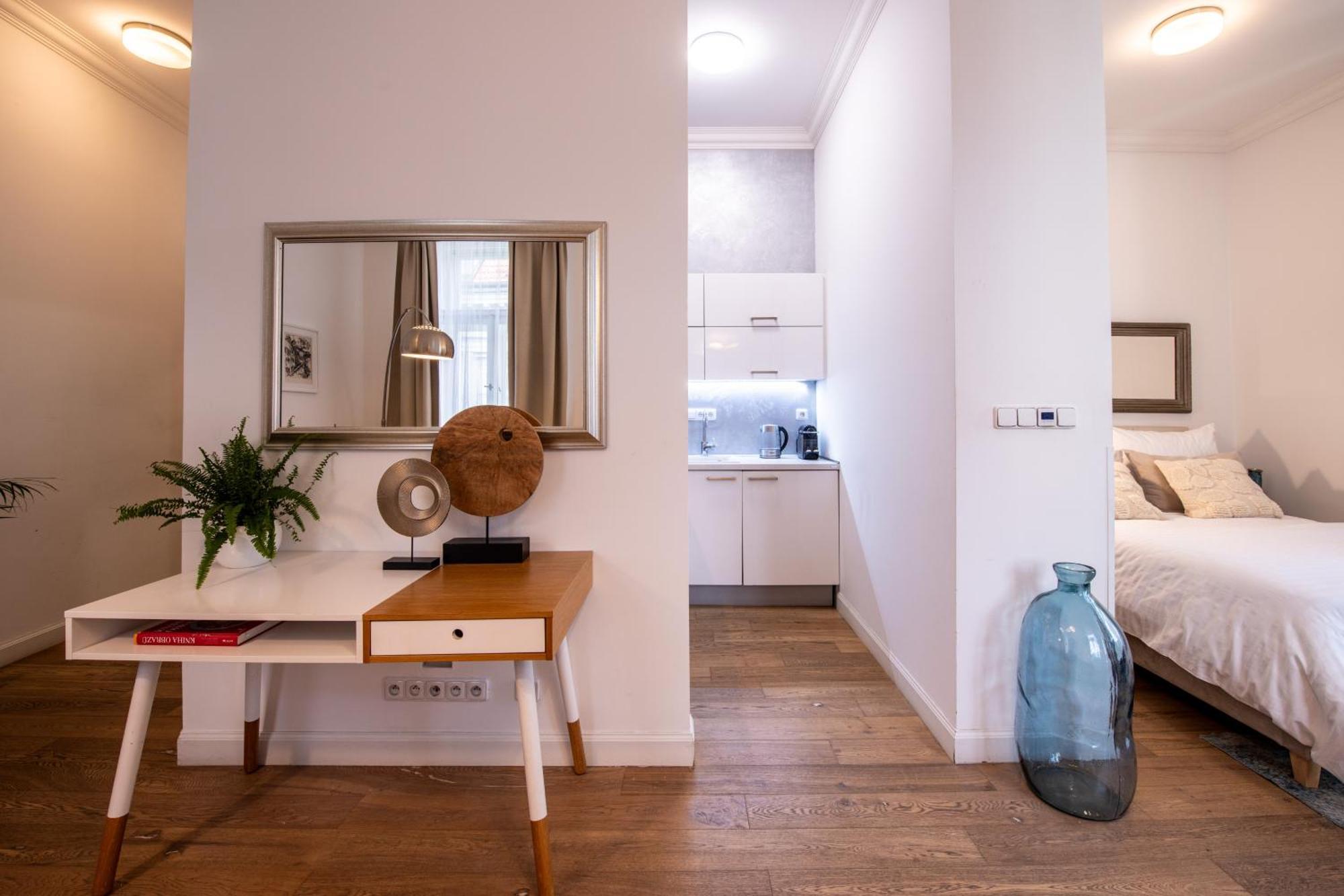 Modern Downtown Apt - Renovated, On Ideal Location Prag Exterior foto