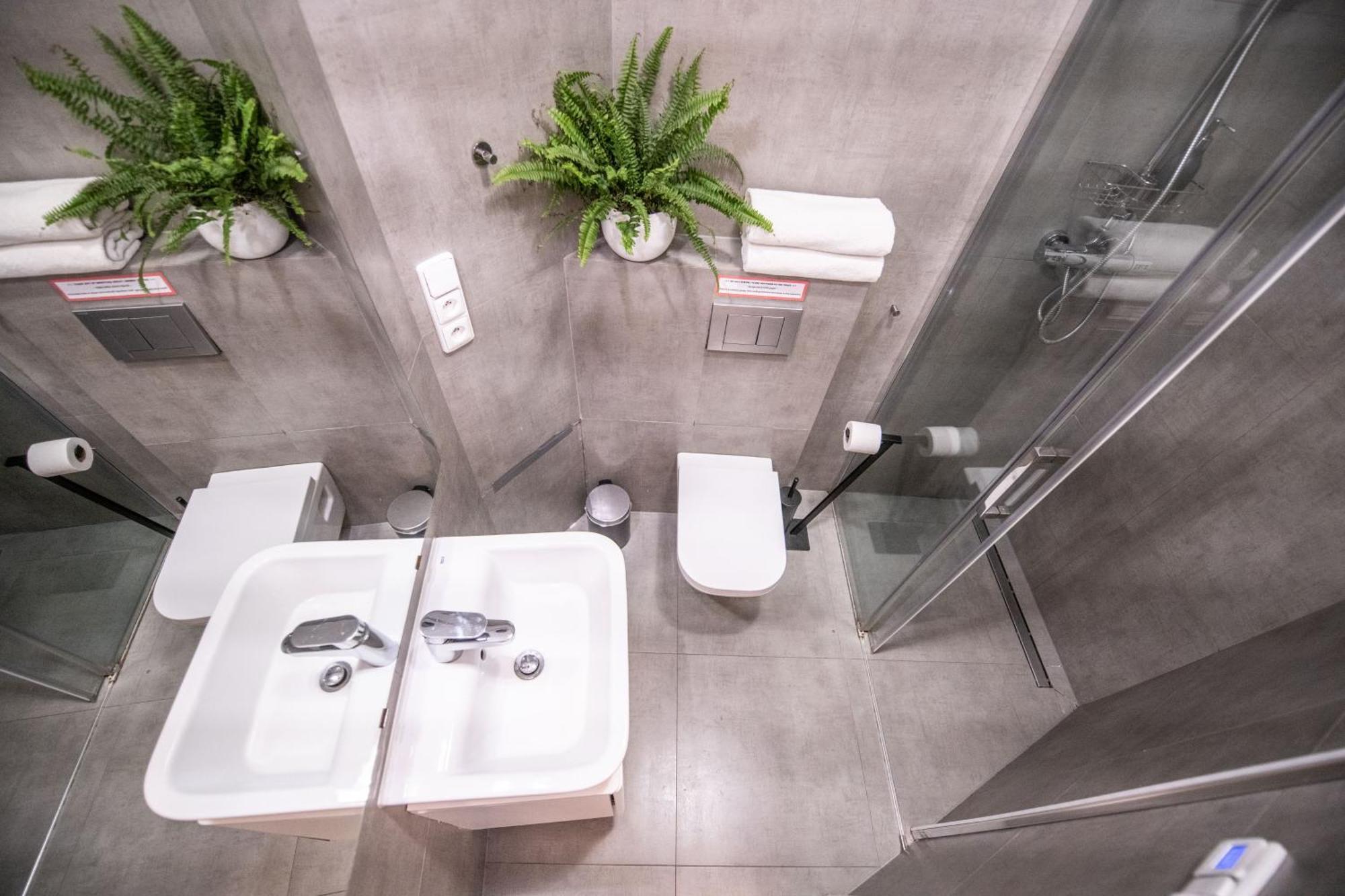 Modern Downtown Apt - Renovated, On Ideal Location Prag Exterior foto