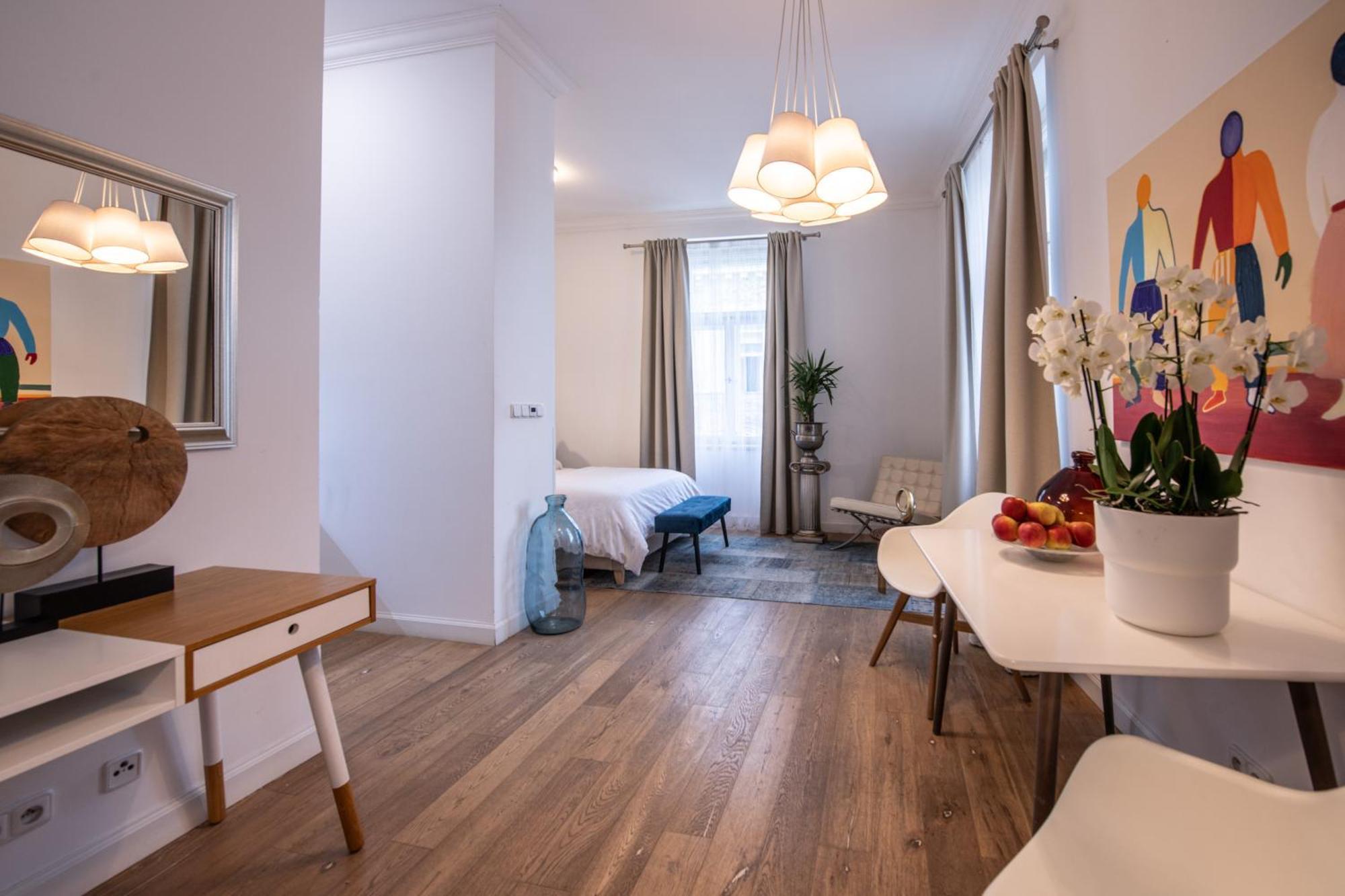 Modern Downtown Apt - Renovated, On Ideal Location Prag Exterior foto