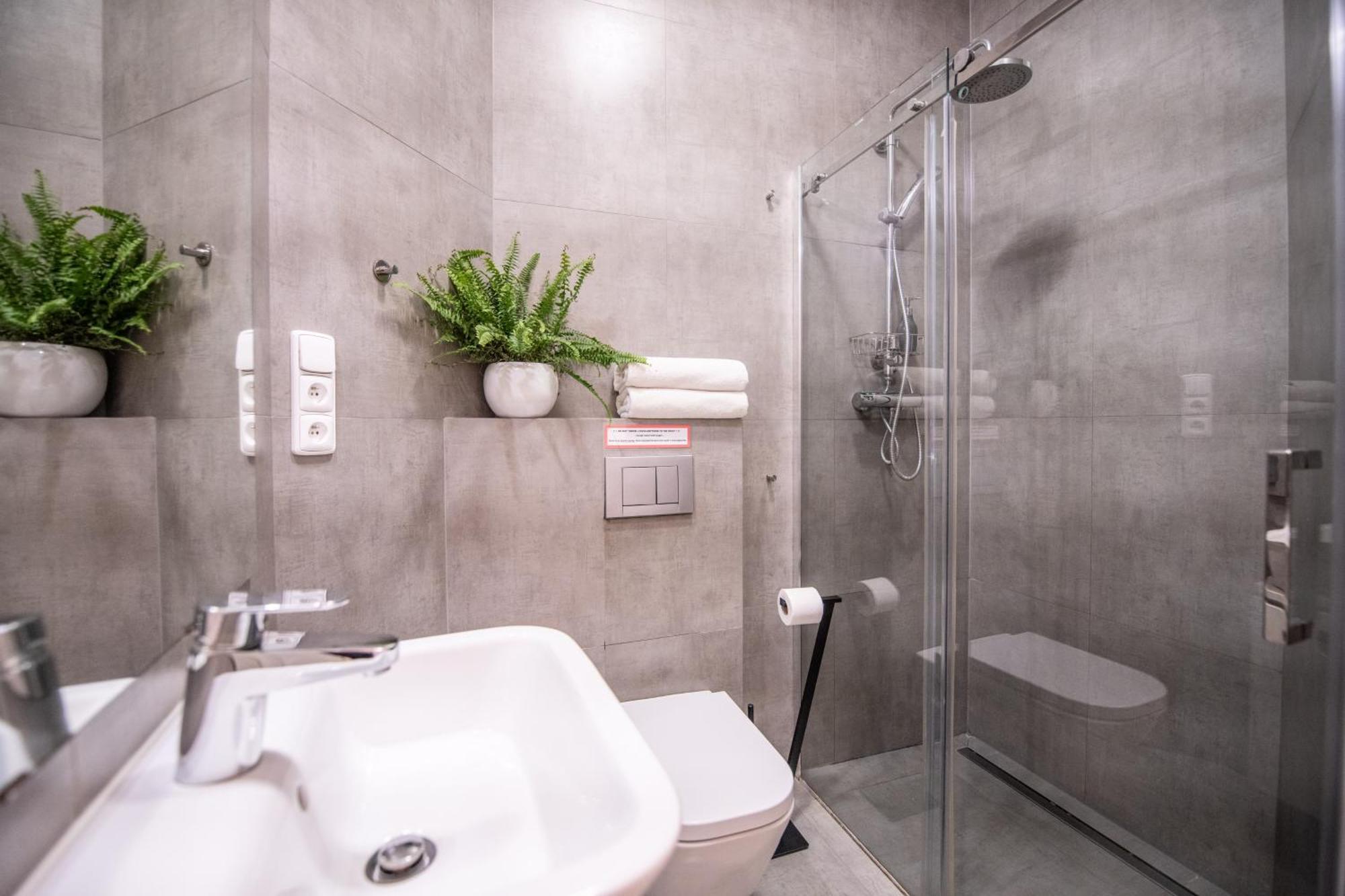 Modern Downtown Apt - Renovated, On Ideal Location Prag Exterior foto
