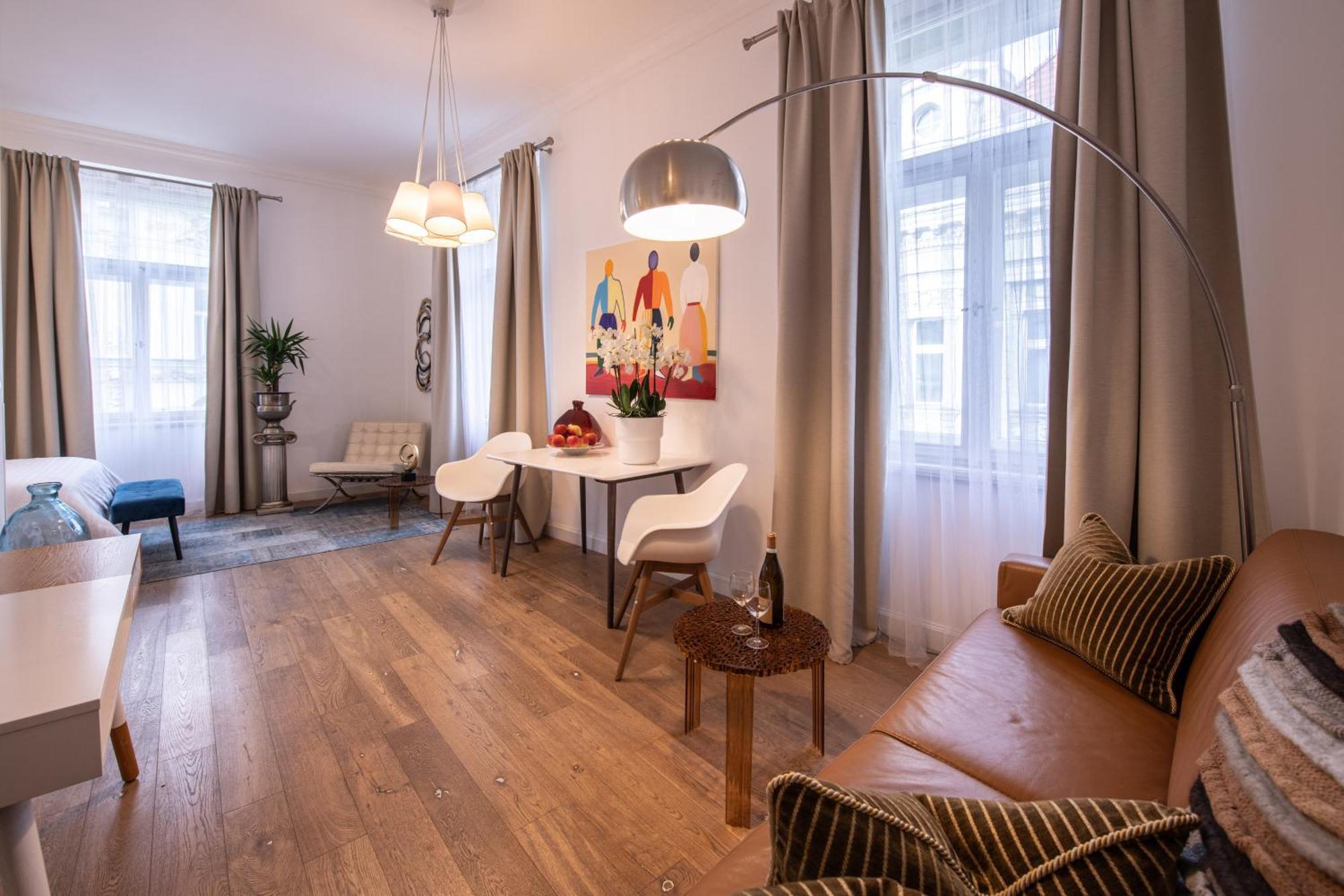 Modern Downtown Apt - Renovated, On Ideal Location Prag Exterior foto