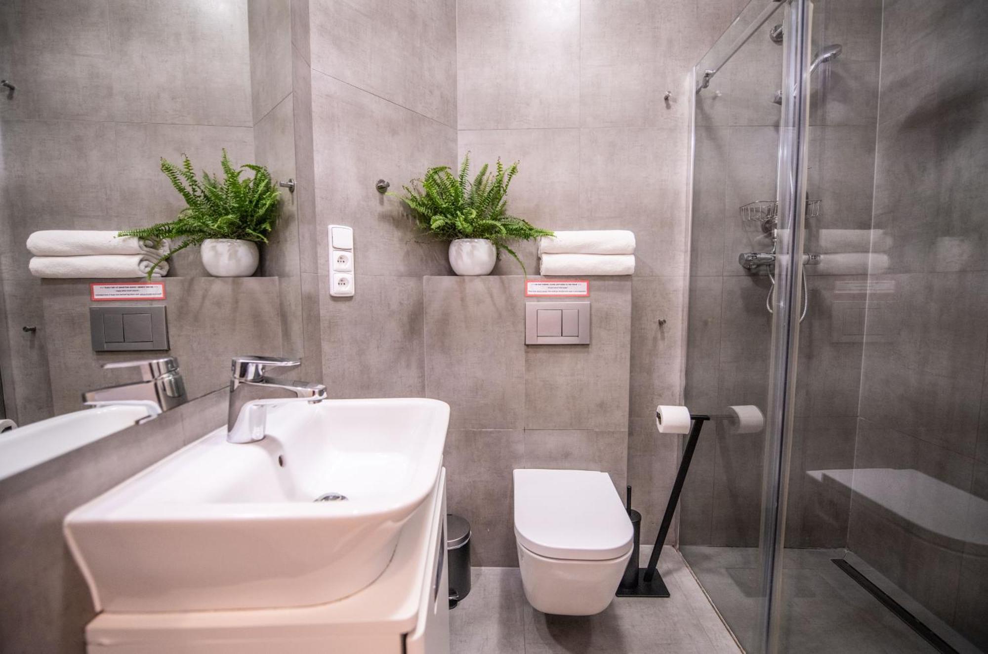 Modern Downtown Apt - Renovated, On Ideal Location Prag Exterior foto