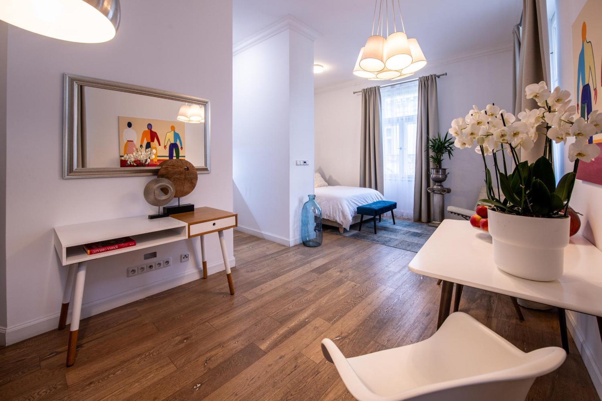 Modern Downtown Apt - Renovated, On Ideal Location Prag Exterior foto