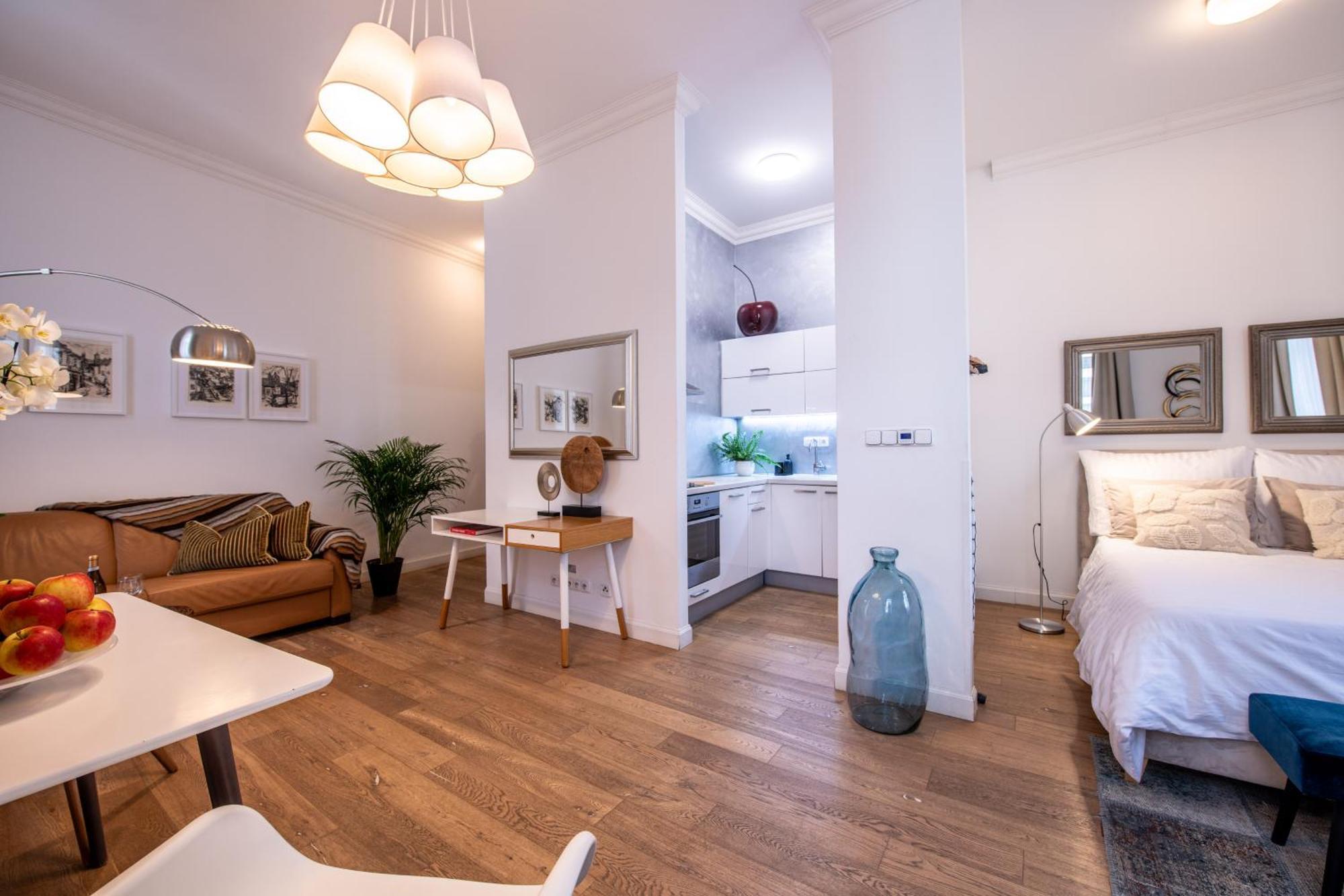 Modern Downtown Apt - Renovated, On Ideal Location Prag Exterior foto